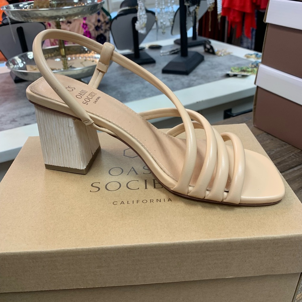 Oasis Society Nude Strappy Square-Toe Slingback Heel NWT - Picture 2 of 2